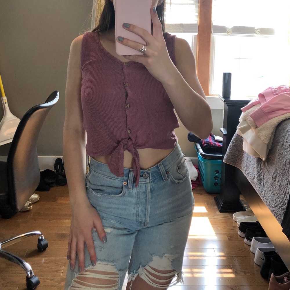 Front tie top